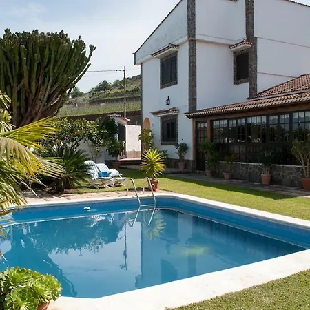 House, 6 People, Private Pool And Garden