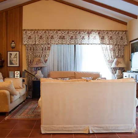 Dom wakacyjny House, 6 People, Private Pool And Garden