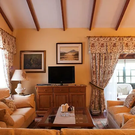 House, 6 People, Private Pool And Garden *